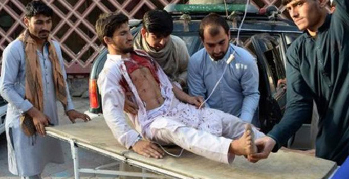 Afganistan'da bombalı saldırı: Çok sayıda ölü var