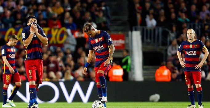 Barcelona sahasında Valencia'ya 2-1 yenildi