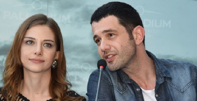 Ezgi Asaroğlu ve Keremcem hayranlarıyla buluştu