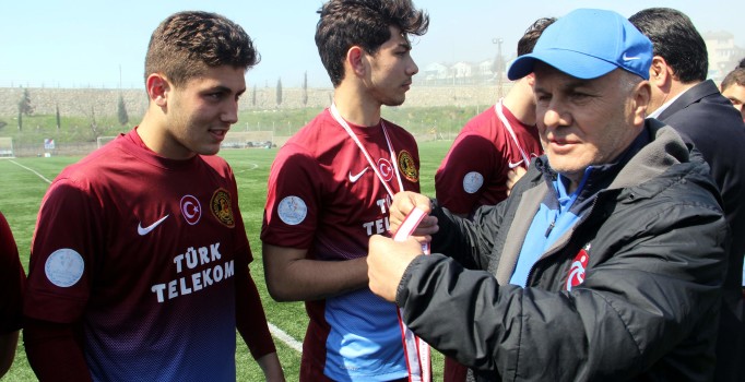 Sadi Tekelioğlu: Şampiyonluğumuz çalındı