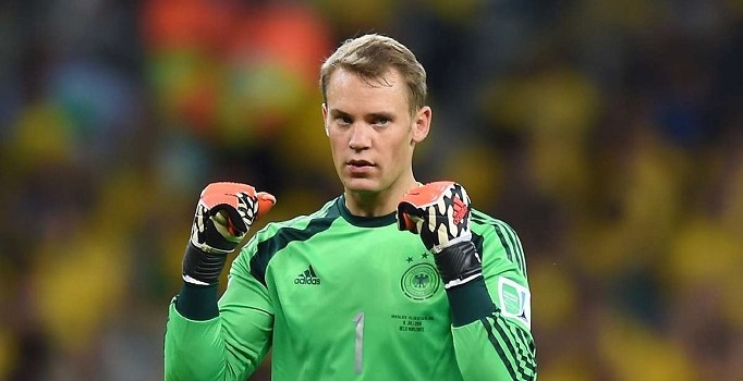 Bayern kalecisi Neuer'in ayağı kırıldı