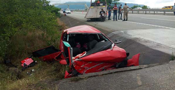 Giresun'da yoldan çıkan otomobil menfeze çarptı: 3 ölü, 1 yaralı