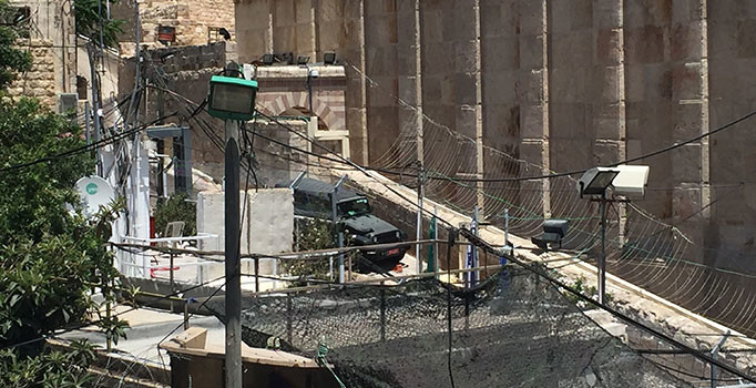 İsrail, El Halil Camisine karakol kurdu