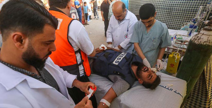 Son dakika! İsrail askerleri AA muhabirini vurdu