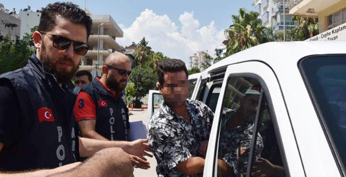 Almanları dolandıran çetenin para kasası yakalandı