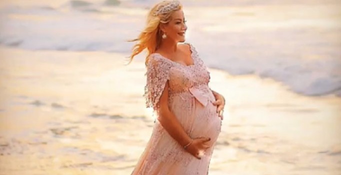 Zahide Yetiş anne oldu