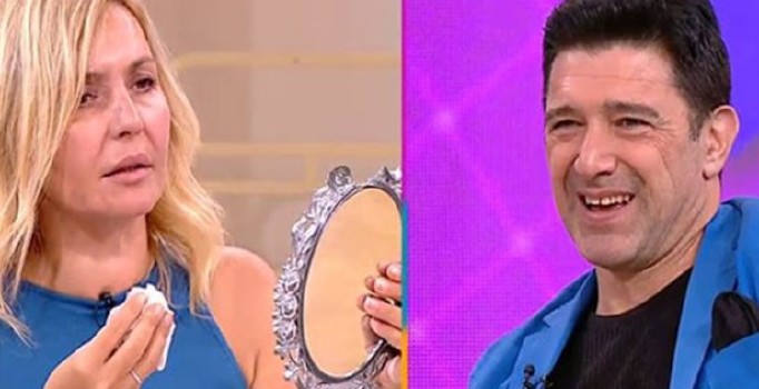 Seda Akgül canlı yayında makyajını sildi