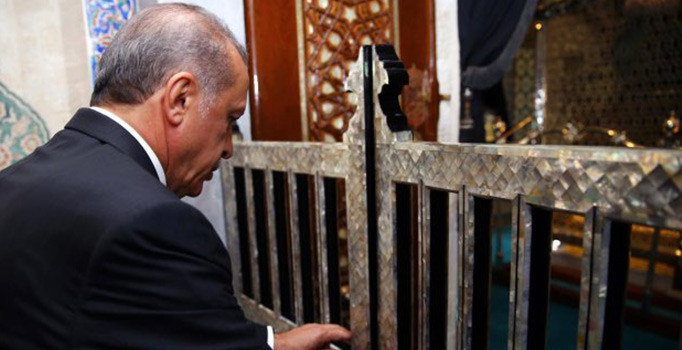 Cumhurbaşkanı Erdoğan Eyüp Sultan Türbesini ziyaret etti
