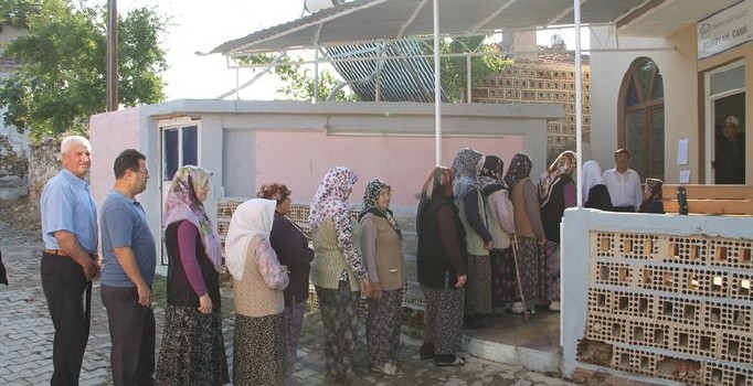 Bozköy'de oy verme işlemi 32 dakika sürdü