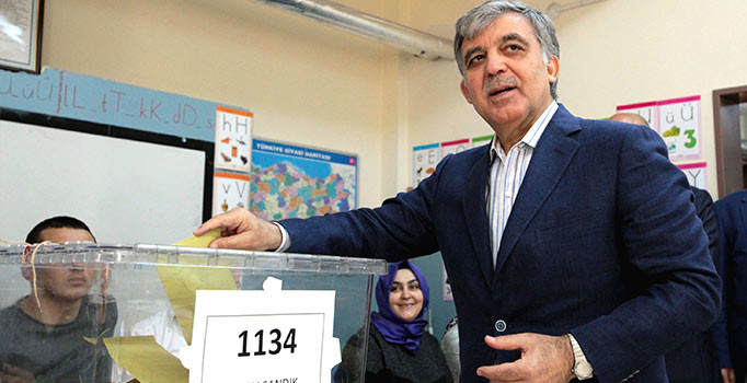 Abdullah Gül oyunu kullandı