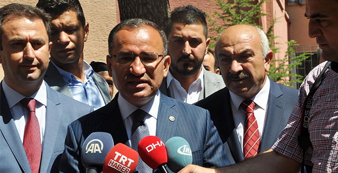 Bekir Bozdağ: Milletin verdiği mesaj, başımızın tacıdır