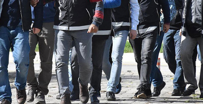 Edirne'de 5 FETÖ şüphelisi, sahte kimliklerle yakalandı
