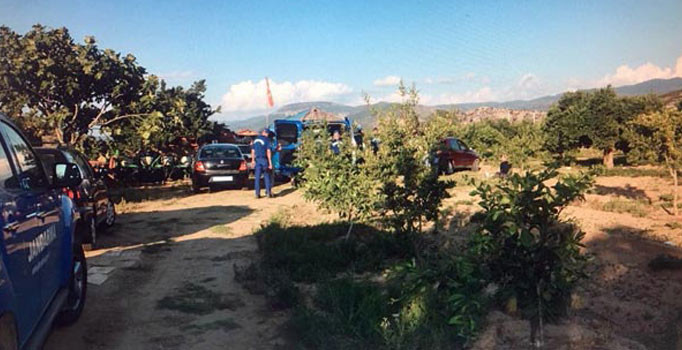 Annesine küfür eden arkadaşını tüfekle öldürdü