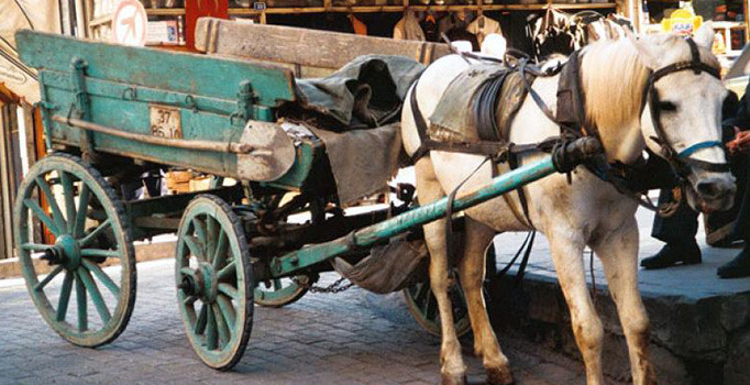 At arabasına 'trafik cezası' kesildi