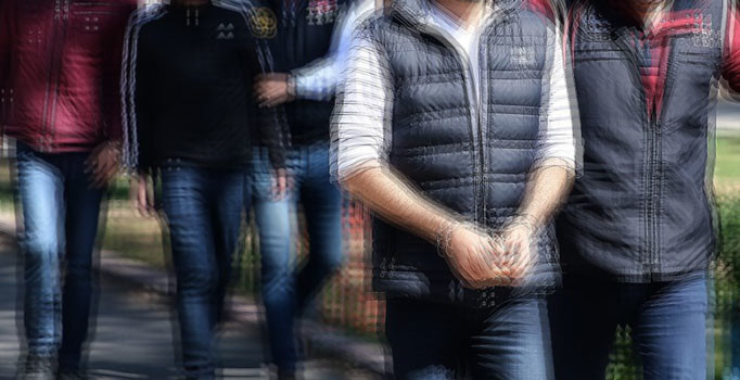 FETÖ'nün mülkiye büyük bölge yapılanmasına baskın: Kaymakam, vali hepsi tutuklandı