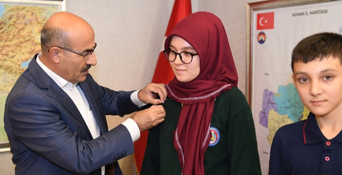 LGS Türkiye birincisi ABEM’li Azra’dan Başkan Sözlü’ye teşekkür ziyareti