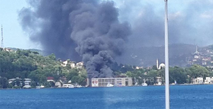 Son dakika! Beykoz'da eski kundura fabrikasında yangını
