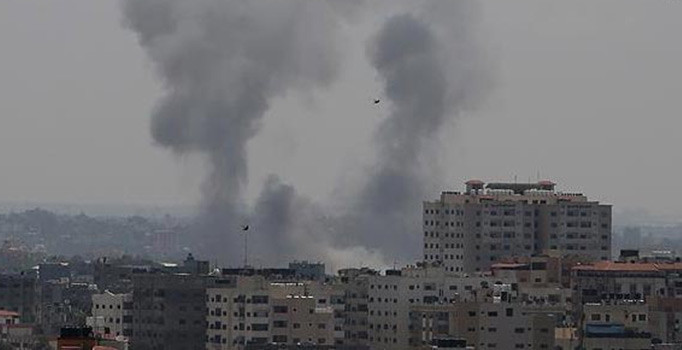 İsrail'den Gazze sınırına hava saldırısı