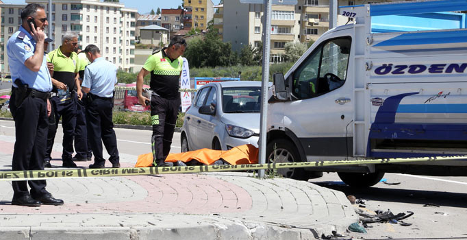 Oğlunu sabah YKS'ye bıraktı, trafik kazasında öldü