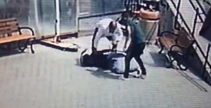 Fatih'te dakikalarca süren dayak