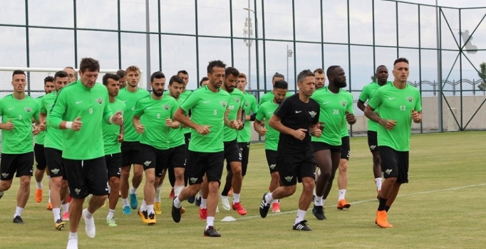 Akhisarspor kampa girdi