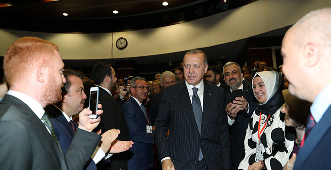 Cumhurbaşkanı Erdoğan: Tevazuyu kaybettik oy oranlarımız düştü