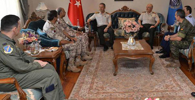 Orgeneral Akar, İncirlik'te denetlemelerde bulundu