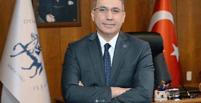 Eski DEÜ rektörü de kamudan ihraç edildi