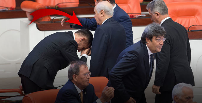 İYİ Parti'de el öpme krizi: Derhal terk etsinler