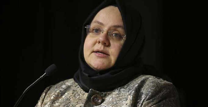 Çalışma ve Sosyal Hizmetler ve Aile Bakanı olan Zehra Zümrüt Selçuk kimdir?