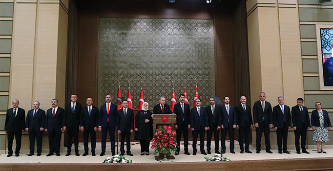 Son dakika! Yeni kabine için yemin saati belli oldu