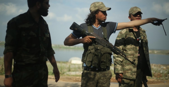 Rusya'nın saldırıları Suriyelileri IŞİD'e yakınlaştırıyor