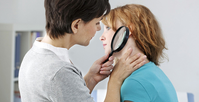 Uzmanlardan uyarı: "Güneşleneyim derken kanser olmayın"