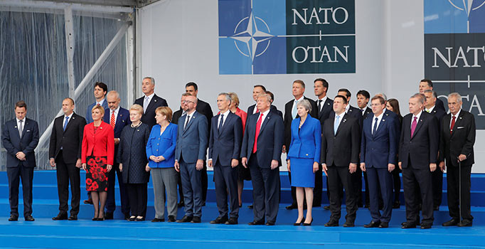 NATO zirvesine gerilim damga vurdu... Merkel'den Trump'a sert cevap