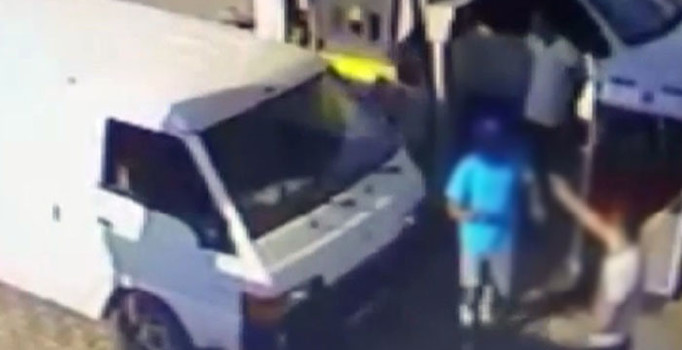 Cinayet anı güvenlik kamerasında