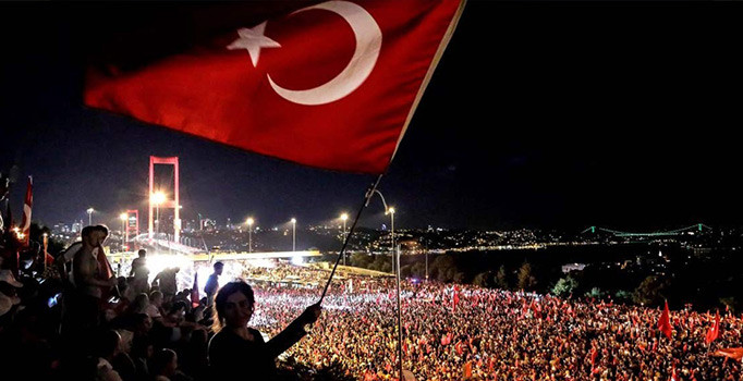 Abdulbaki Değer yazdı: 15 Temmuz'u anmak... Sistemi hak ve özgürlükler temelinde dönüştürmektir