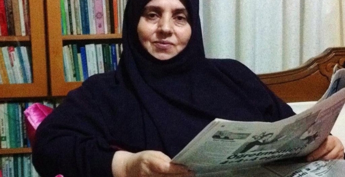 Emine Şenlikoğlu serbest