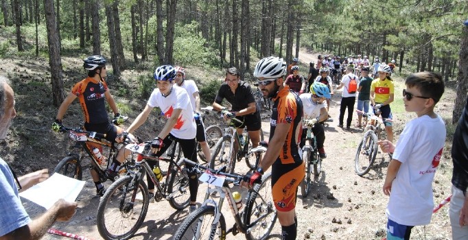 15 Temmuz Şehit ve Gazilerini Anma, Demokrasi Dağ Bisikleti Yarışları gerçekleşti