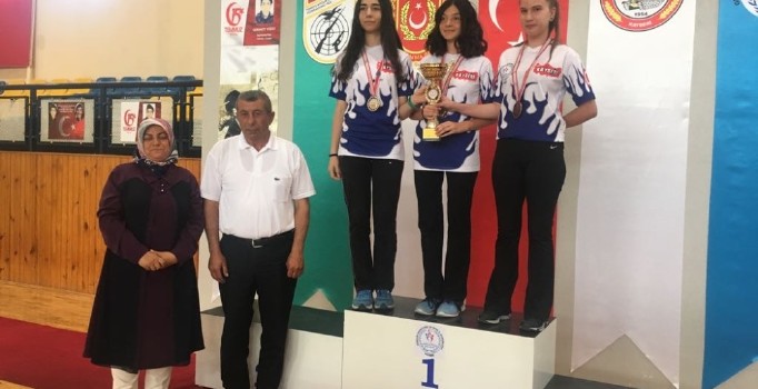 15 Temmuz Şehitleri Cennet Yiğit ve Kübra Doğanay için yarıştılar