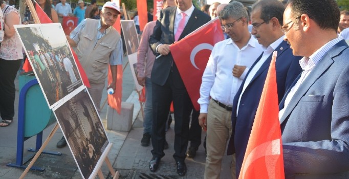 Uşak’ta 15 Temmuz konulu fotoğraf sergisi açıldı