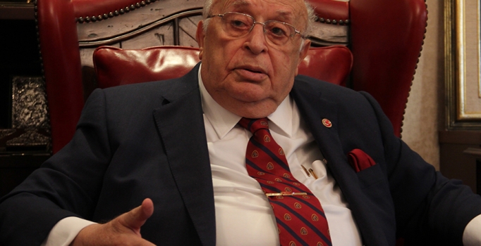 Süleyman Demirel hastaneye kaldırıldı