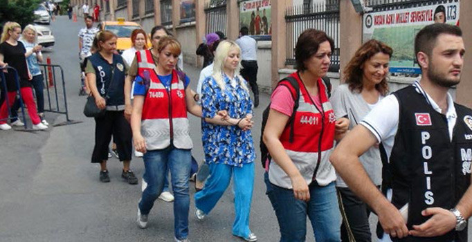 Adnan Oktar'ın 'kedicikleri' bunu talep etti: Hastayım buraya kalayım