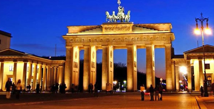 SETA'nın FETÖ raporu yayımlandı: Örgütün temel dayanağı takiye