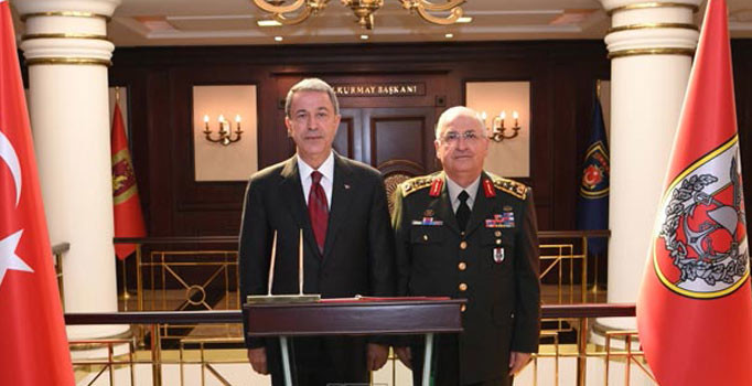 Milli Savunma Bakanı Akar, Orgeneral Güler'i ziyaret etti