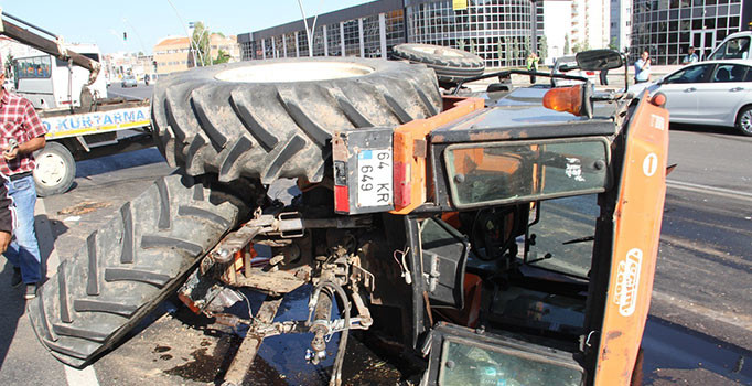 Uşak’ta trafik kazası: 3 yaralı