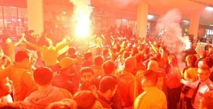 G.Saray "şampiyon" gibi karşılandı