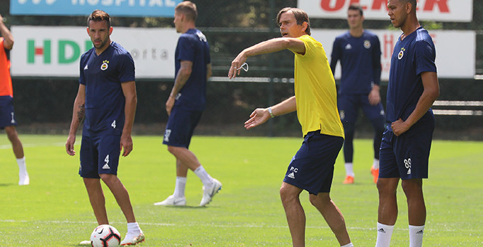 Fenerbahçe, taraftarının önüne çıkıyor