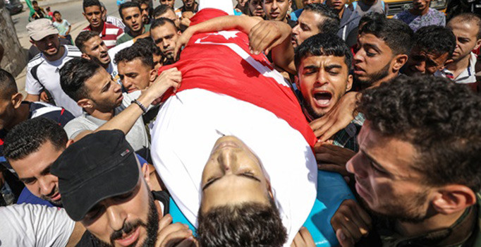 Gazze şehidi Türk bayrağıyla uğurlandı