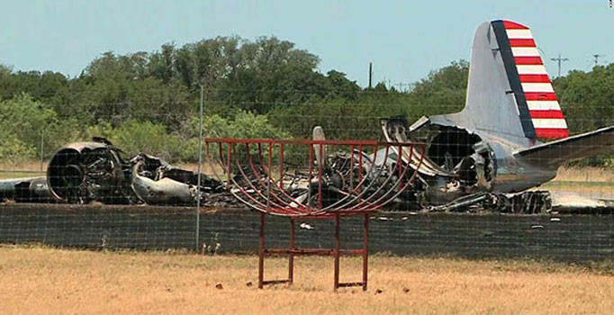 ABD’de 2. Dünya Savaşı'ndan kalma uçak düştü