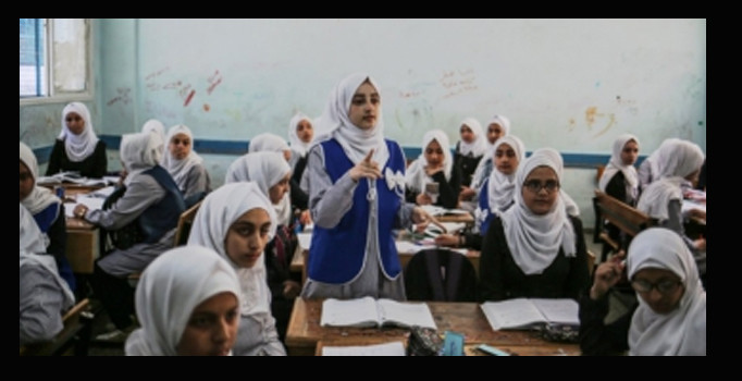 Katar'dan Gazzeli öğretmenlere iş imkânı